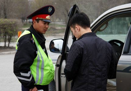 Жол полициясы қызметкерлерімен қалай байланысуға болады